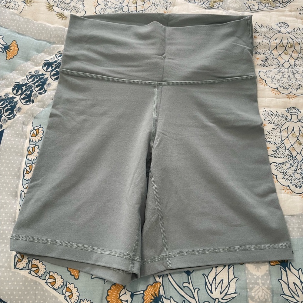 Aritzia TNA biker short